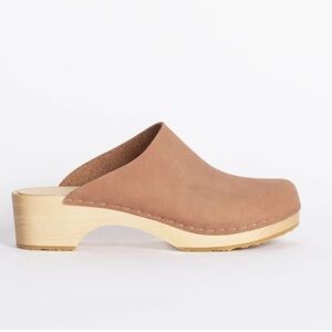 Bryr worker clog in clay